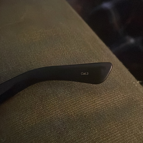 Gucci sunglasses:unique shape! (Black) - Picture 6 of 7